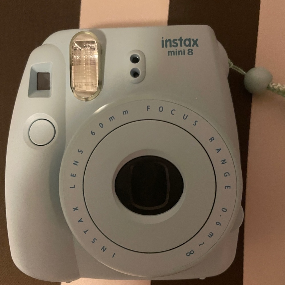 Barely used instax mini 8!